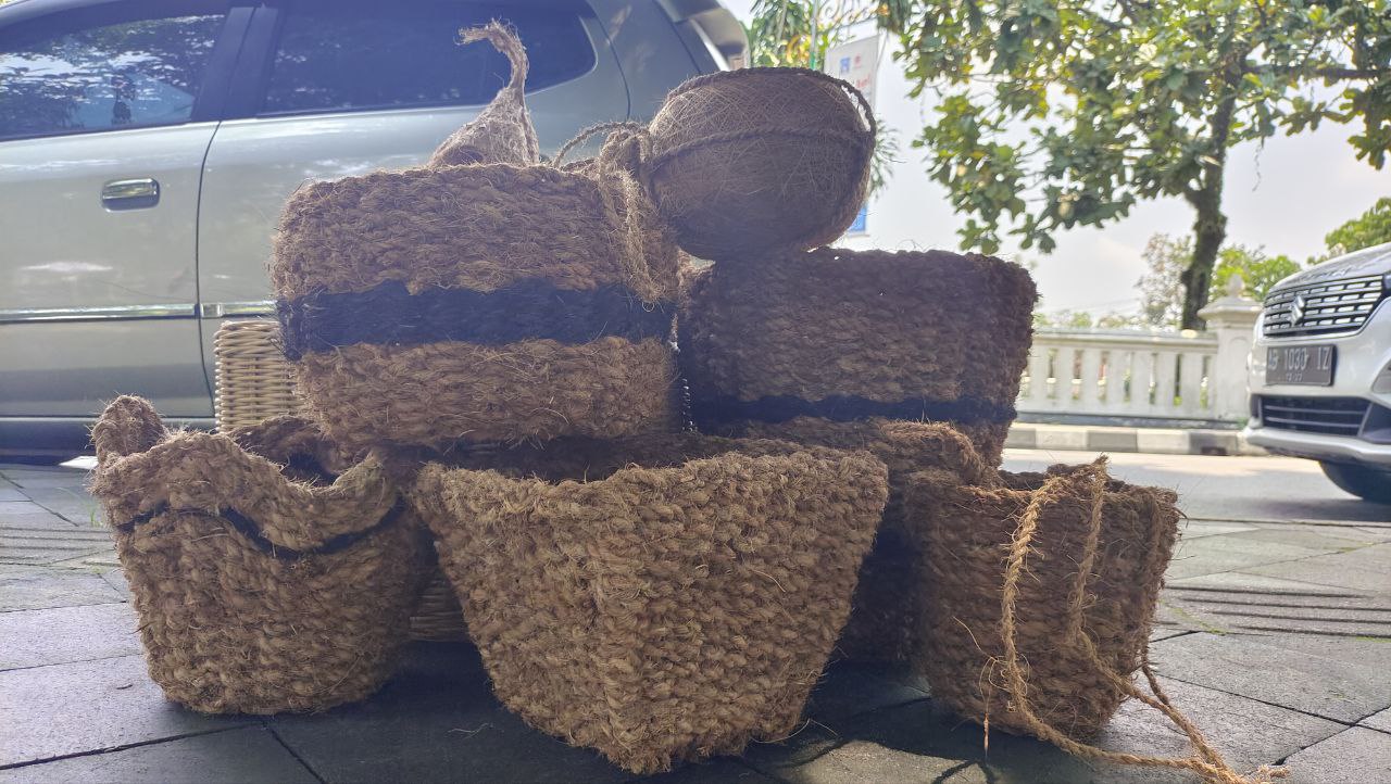 Coconut Fiber Can Be Processed Into Products That Sell in the Export Market
