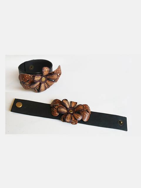 flower-leather-bracelet-flora-and-circles-motif