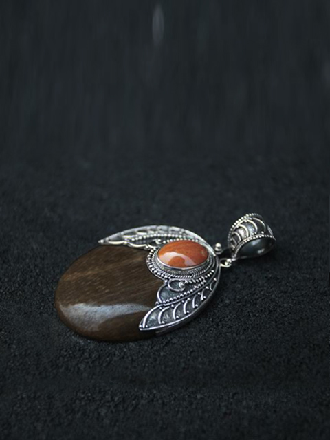 silver-pendant-butterfly-motif