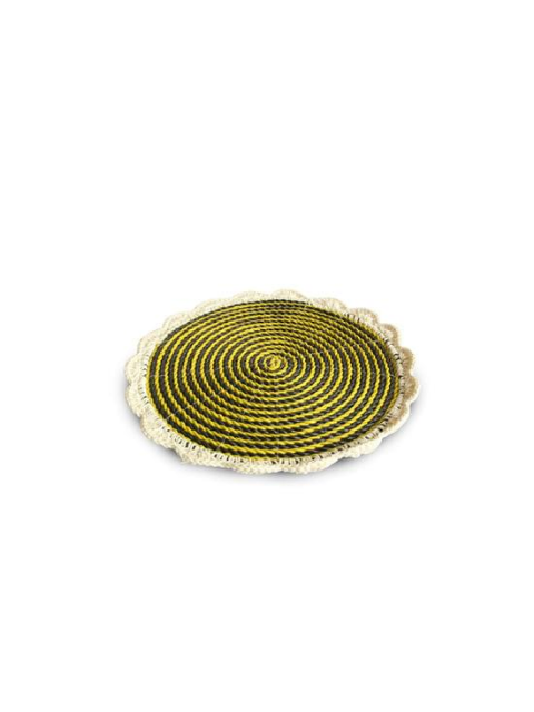 knit-placemat-round-black-and-yellow