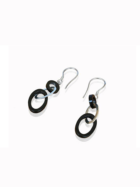 two-ring-shaped-horn-earrings