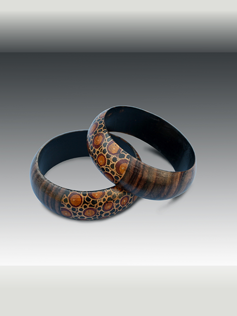 wooden-bracelet-brown-bubble-water